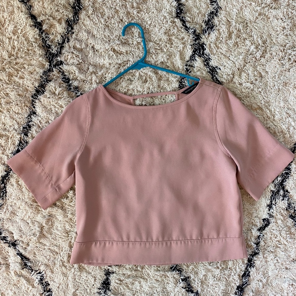 Crop blouse with cutout back